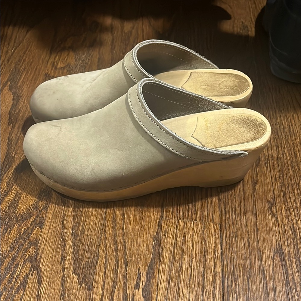 No. 6 clogs